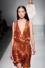 ブルマリン(BLUMARINE) 2013年春夏コレクション - きらめきに包まれた虹色フェミニティ｜写真19