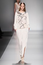 ブルマリン(BLUMARINE) 2013年春夏コレクション - きらめきに包まれた虹色フェミニティ｜写真20