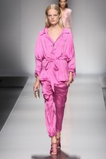 ブルマリン(BLUMARINE) 2013年春夏コレクション - きらめきに包まれた虹色フェミニティ｜写真23