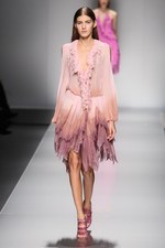 ブルマリン(BLUMARINE) 2013年春夏コレクション - きらめきに包まれた虹色フェミニティ｜写真24