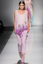 ブルマリン(BLUMARINE) 2013年春夏コレクション - きらめきに包まれた虹色フェミニティ｜写真30