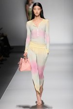 ブルマリン(BLUMARINE) 2013年春夏コレクション - きらめきに包まれた虹色フェミニティ｜写真38