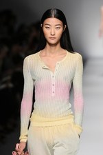 ブルマリン(BLUMARINE) 2013年春夏コレクション - きらめきに包まれた虹色フェミニティ｜写真39
