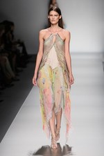 ブルマリン(BLUMARINE) 2013年春夏コレクション - きらめきに包まれた虹色フェミニティ｜写真42