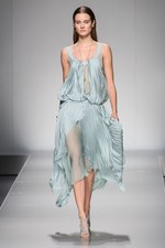 ブルマリン(BLUMARINE) 2013年春夏コレクション - きらめきに包まれた虹色フェミニティ｜写真43