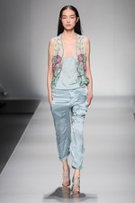 ブルマリン(BLUMARINE) 2013年春夏コレクション - きらめきに包まれた虹色フェミニティ｜写真45
