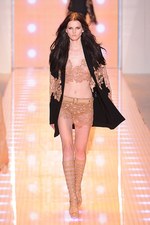 ヴェルサーチ(VERSACE) 2013年春夏コレクション - 夏の太陽が似合う、ロックセクシー｜写真7