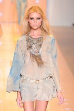 ヴェルサーチ(VERSACE) 2013年春夏コレクション - 夏の太陽が似合う、ロックセクシー｜写真38