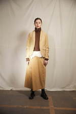 スズキタカユキ 2019年秋冬コレクション - 乾いた砂の大地から生まれるもの｜写真1