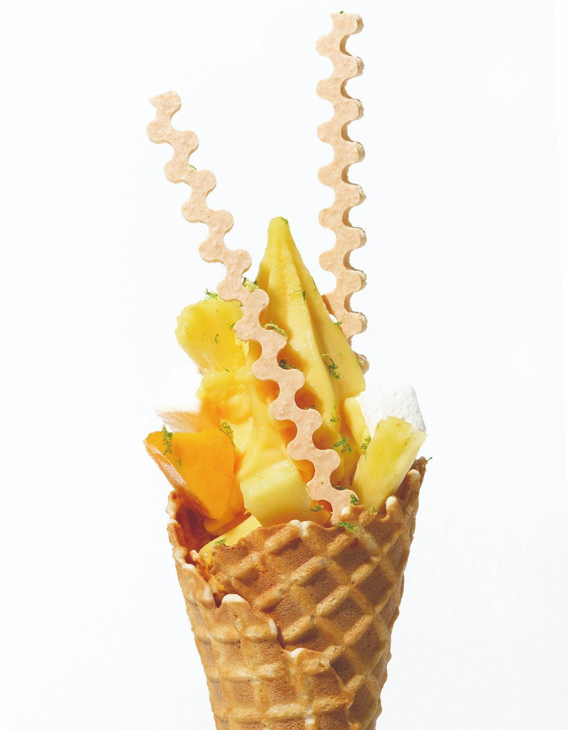 ピエール・エルメ・パリ青山の夏季限定ソフトクリーム、抹茶やマンゴー風味など6種が月替わりで｜写真4