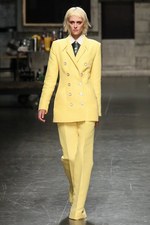 トラサルディ 2013年春夏コレクション - ニューヨークでの休暇を楽しむアクティブウーマン｜写真4