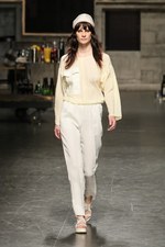 トラサルディ 2013年春夏コレクション - ニューヨークでの休暇を楽しむアクティブウーマン｜写真8