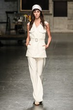 トラサルディ 2013年春夏コレクション - ニューヨークでの休暇を楽しむアクティブウーマン｜写真12