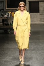 トラサルディ 2013年春夏コレクション - ニューヨークでの休暇を楽しむアクティブウーマン｜写真16