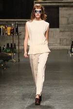 トラサルディ 2013年春夏コレクション - ニューヨークでの休暇を楽しむアクティブウーマン｜写真35