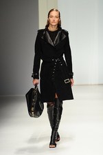 サルヴァトーレ フェラガモ 2013年春夏コレクション - 厳格さと優しさを内面に秘めて｜写真1