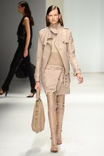 サルヴァトーレ フェラガモ 2013年春夏コレクション - 厳格さと優しさを内面に秘めて｜写真8