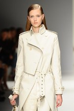 サルヴァトーレ フェラガモ 2013年春夏コレクション - 厳格さと優しさを内面に秘めて｜写真24