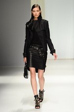 サルヴァトーレ フェラガモ 2013年春夏コレクション - 厳格さと優しさを内面に秘めて｜写真42