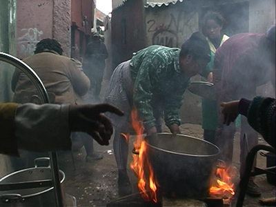 ポルトガルの鬼才2人が原美術館にて展覧会開催 - 映像と彫刻の異色の対決