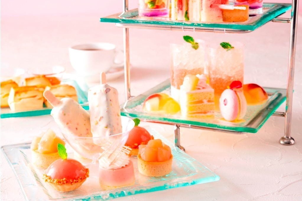 シメパフェ｜旬の贅沢果実“桃”アフタヌーンティー＆パフェ、ヨコハマ グランド インターコンチネンタル ホテルで