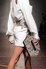 ジャンフランコ フェレ 2013年春夏コレクション - ブラックとホワイトで描く潔いフェミニティ｜写真29