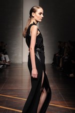 ジャンフランコ フェレ 2013年春夏コレクション - ブラックとホワイトで描く潔いフェミニティ｜写真55