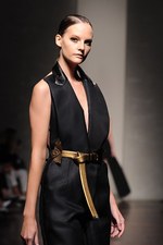 ジャンフランコ フェレ 2013年春夏コレクション - ブラックとホワイトで描く潔いフェミニティ｜写真58