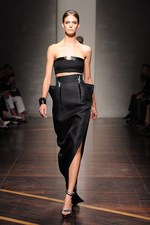 ジャンフランコ フェレ 2013年春夏コレクション - ブラックとホワイトで描く潔いフェミニティ｜写真61