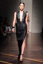 ジャンフランコ フェレ 2013年春夏コレクション - ブラックとホワイトで描く潔いフェミニティ｜写真62