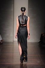 ジャンフランコ フェレ 2013年春夏コレクション - ブラックとホワイトで描く潔いフェミニティ｜写真64