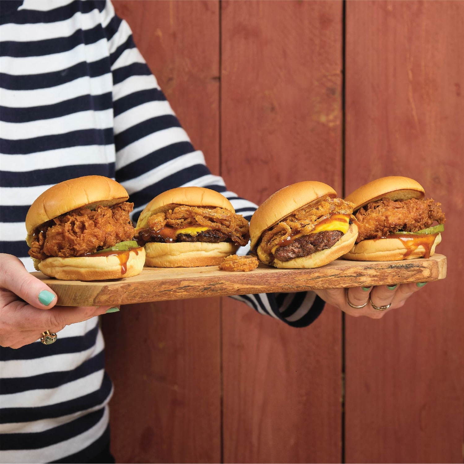 シェイクシャックの夏限定“BBQソース”のハンバーガー、スパイシーチキンの新バーガーやチーズフライも｜写真2