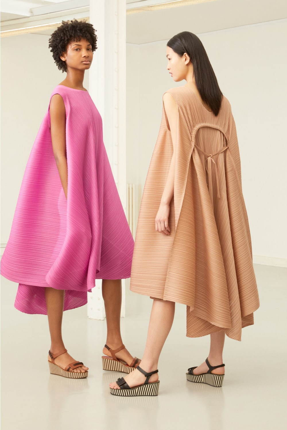 プリーツ プリーズ イッセイ ミヤケ(PLEATS PLEASE ISSEY MIYAKE) 2019-20年秋冬ウィメンズコレクション シルエット - 写真5