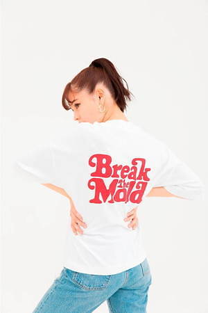 ユニクロut Girls Don T Cry ヴェルディのグラフィックを乗せたワンピース ファッションプレス ユニクロut Girls Don T Cry ヴェルディのグラフィックを乗せたワンピース ファッションプレス