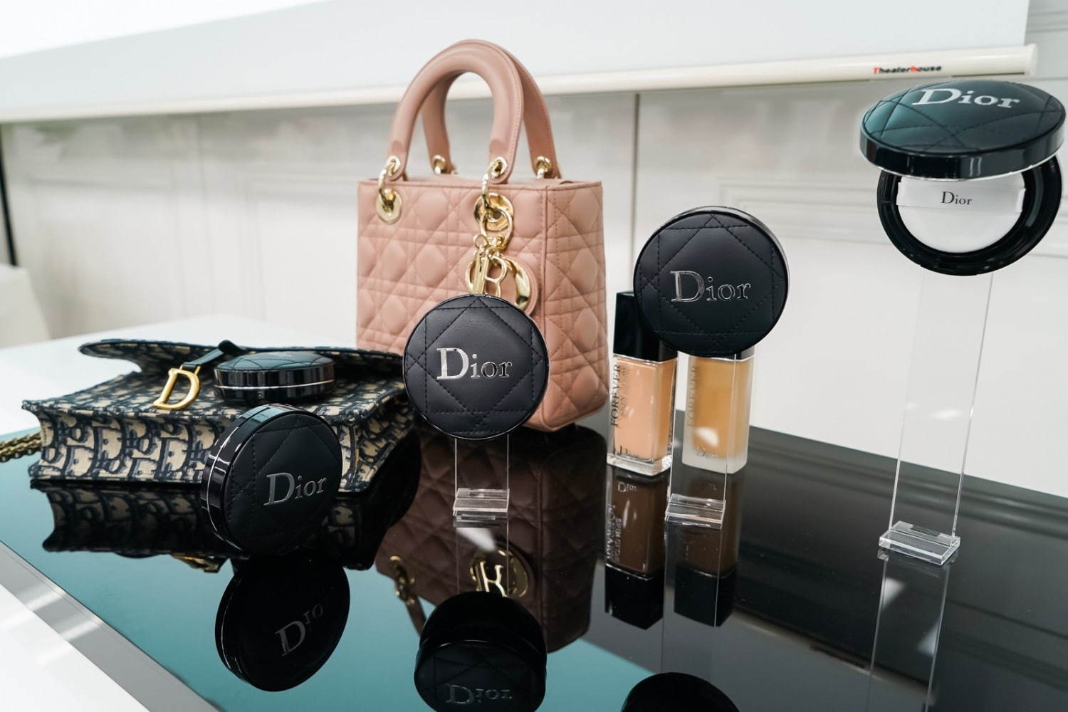 ディオール(DIOR) クッション｜写真1