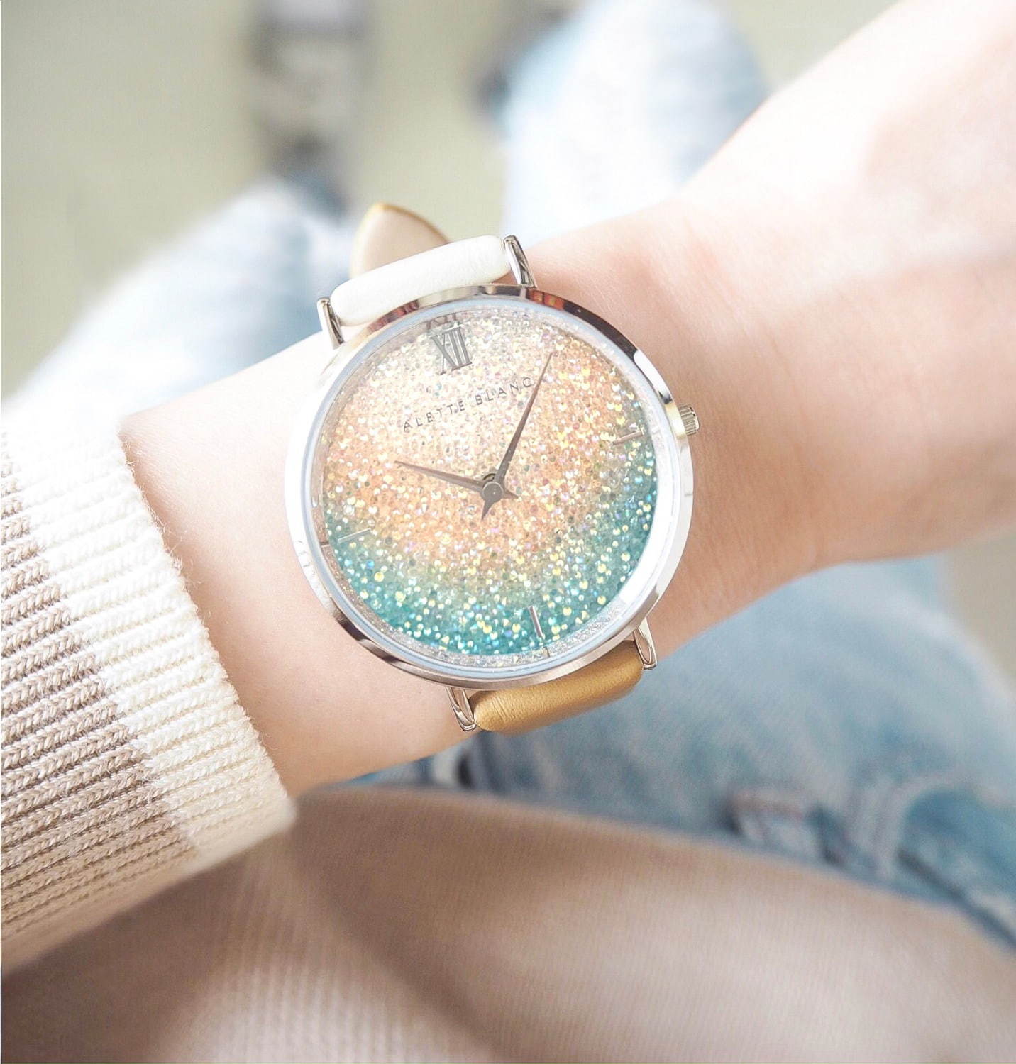 アレットブランの腕時計「ムーンフラワー」に新色、“キラキラ
