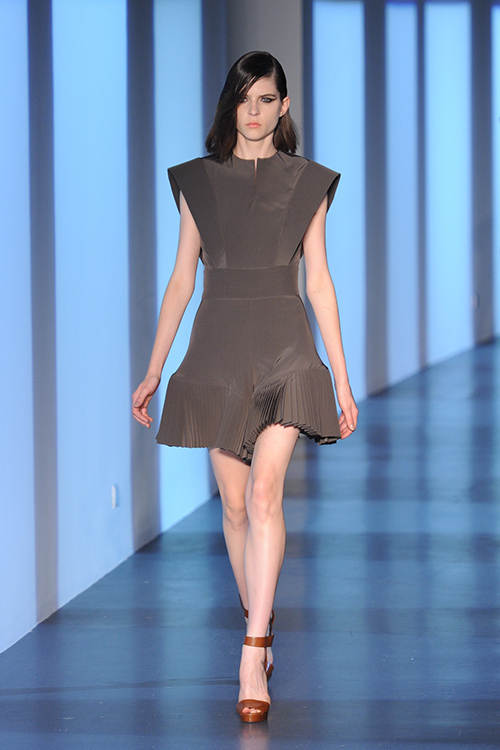 ミュグレー(MUGLER) 2013年春夏ウィメンズコレクション  - 写真1