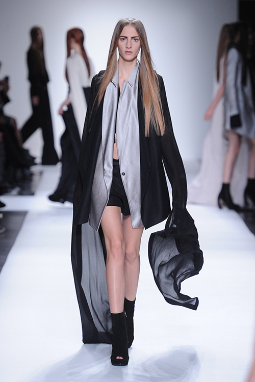 アン ドゥムルメステール(ANN DEMEULEMEESTER) 2013年春夏ウィメンズコレクション  - 写真27