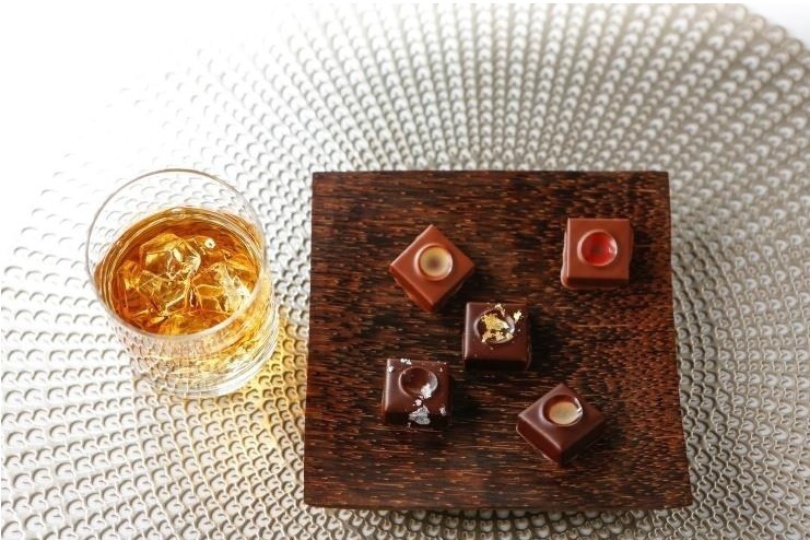 獺祭｜ショコラティエ パレ ド オール父の日ショコラ、ウイスキーと“最高のカカオ”の組み合わせ