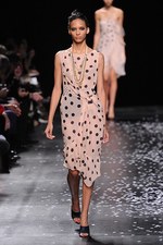 ニナ リッチ 2013年春夏コレクション - コケティッシュな魅力にあふれたパリモード｜写真51