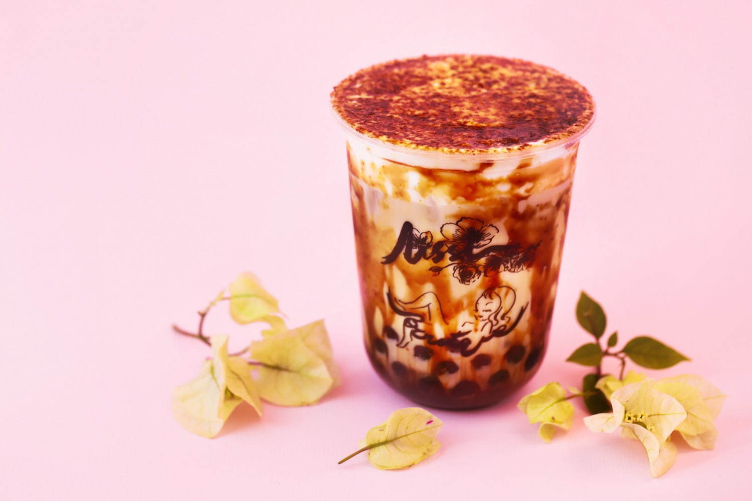 ガーリーファッション｜“パリパリ”ブリュレのせタピオカティーが原宿に、ガーリーファッション・リージー ブティックから