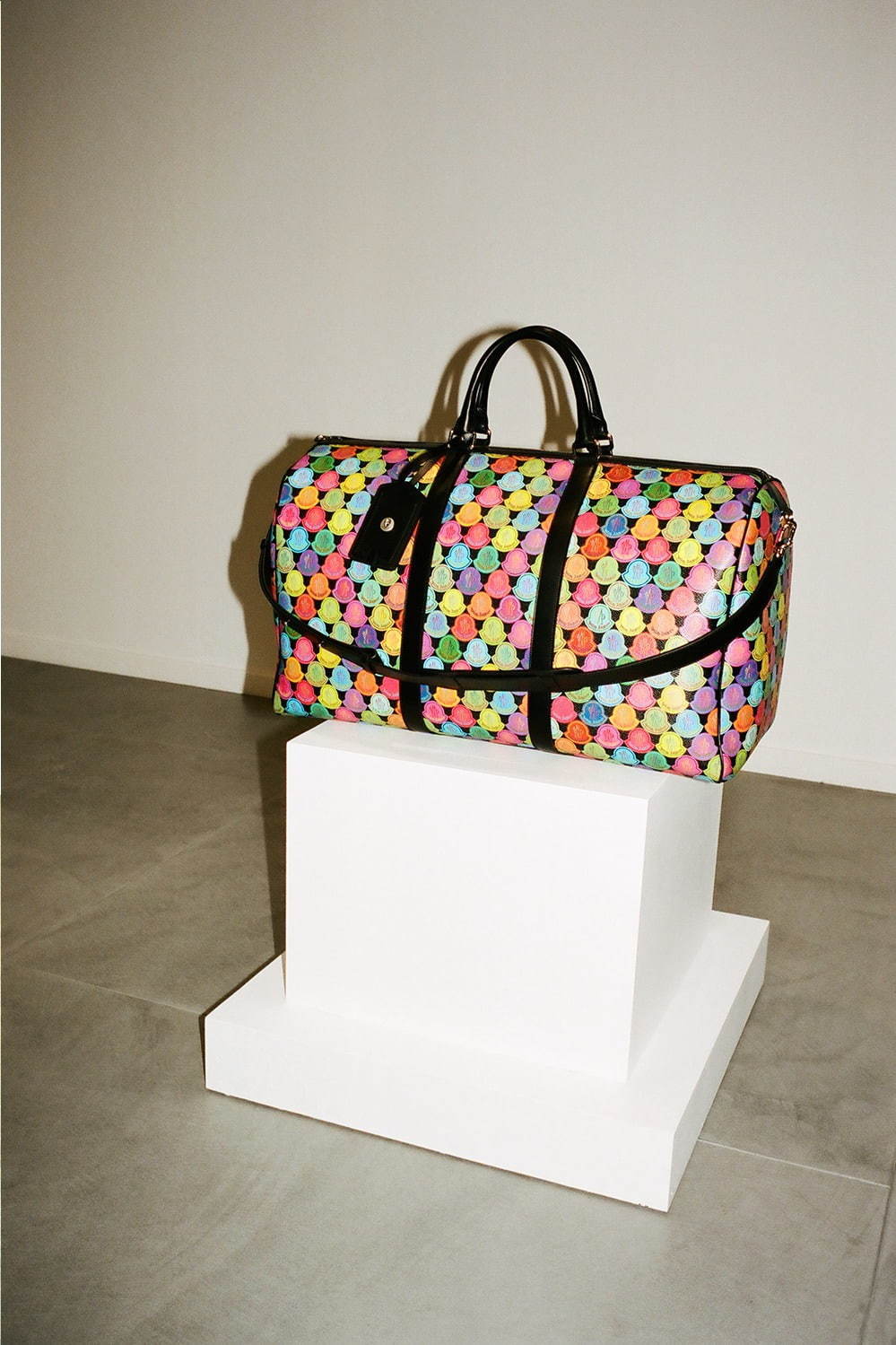 8 モンクレール パーム・エンジェルスの19秋冬シーズン - メタリック色ダウンジャケットなど｜写真2