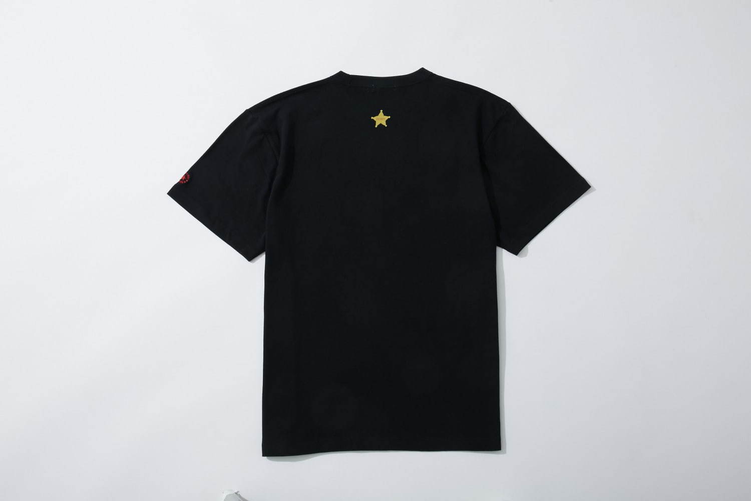 トイ ストーリー のキャラクターやセリフを配したtシャツ ソックス コンバース スターズより ファッションプレス トイ ストーリー のキャラクターやセリフを配したtシャツ ソックス コンバース スターズより ファッションプレス