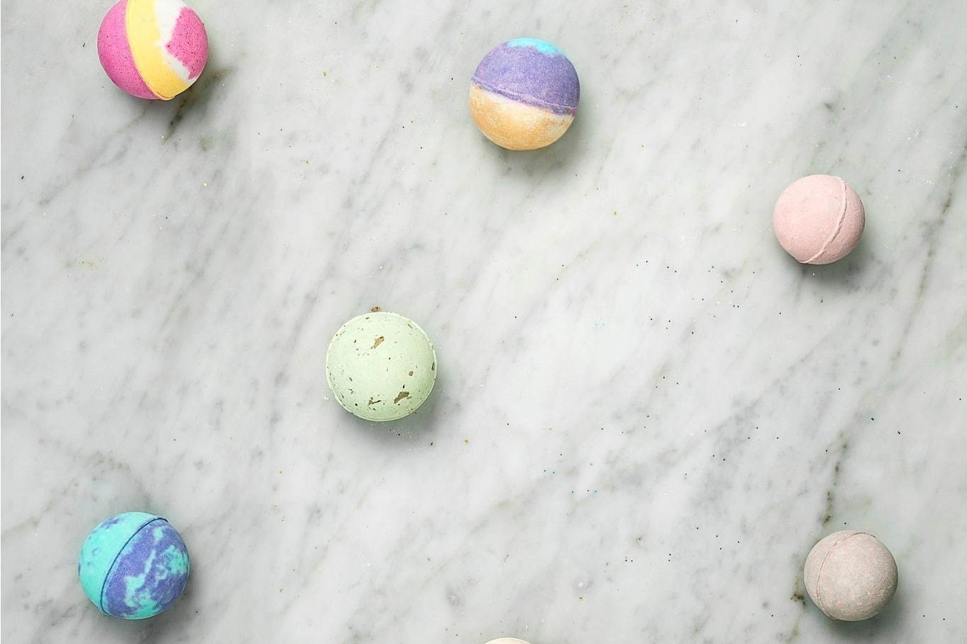 バスボム｜ラリンの発泡入浴剤「バス フィジー」ローズの花びらが浮かぶフローラルの香りなど全11種