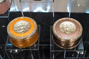 カネボウ化粧品 ミラノコレクション2020、煌めくステンドグラス×天使を合わせたフェースアップパウダー|写真8