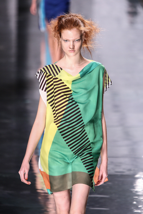 イッセイ ミヤケ(ISSEY MIYAKE) 2013年春夏ウィメンズコレクション ディテール - 写真1