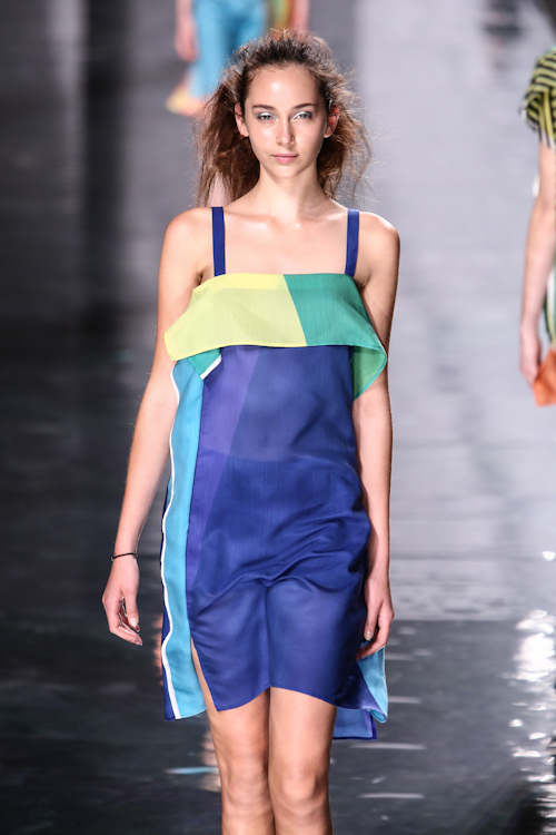 イッセイ ミヤケ(ISSEY MIYAKE) 2013年春夏ウィメンズコレクション  - 写真4