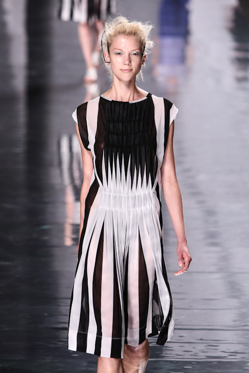 イッセイ ミヤケ 2013年春夏<span>コレクション</span> - 写真23