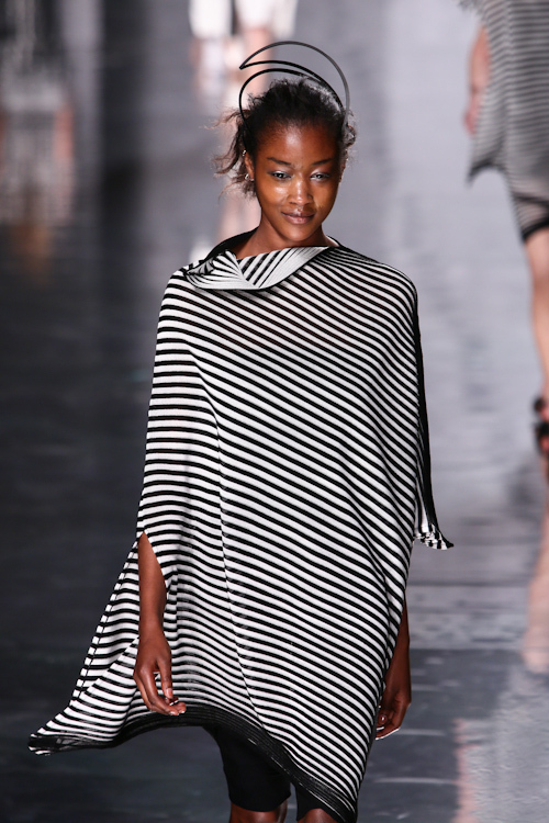 イッセイ ミヤケ(ISSEY MIYAKE) 2013年春夏ウィメンズコレクション  - 写真31