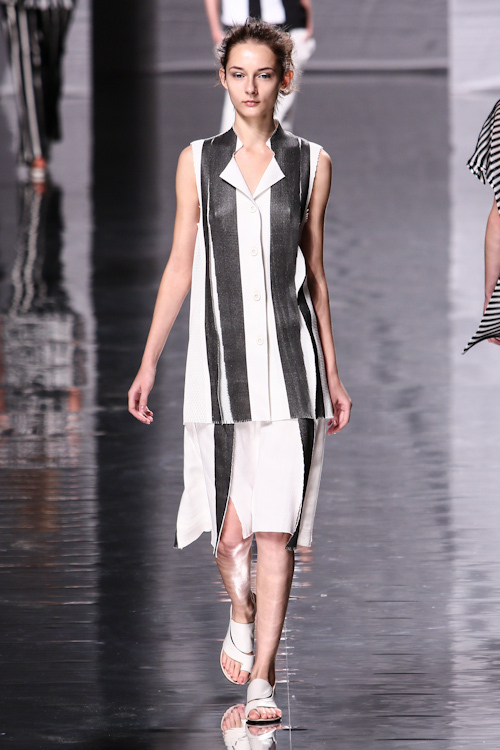 イッセイ ミヤケ(ISSEY MIYAKE) 2013年春夏ウィメンズコレクション  - 写真32